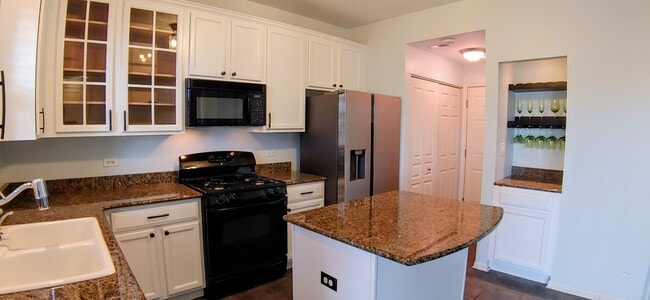 Building Photo - 564 Woods Creek Ln