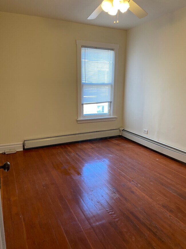 Building Photo - 5948 S Calumet Ave