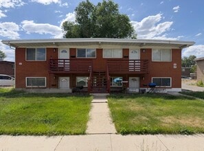 Building Photo - 741 Riverside Dr