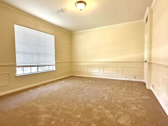 Building Photo - 3302 Richland Dr