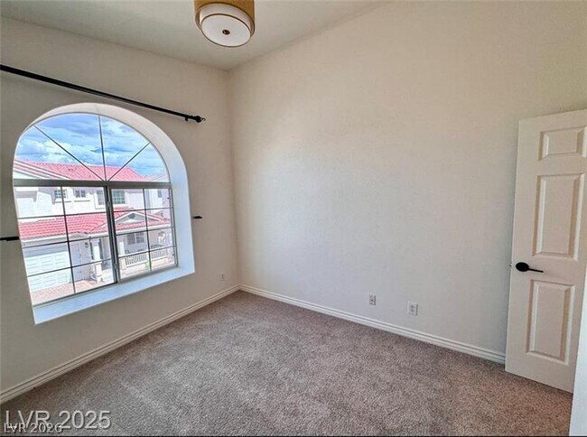 Building Photo - 1529 Tillman Falls Ave