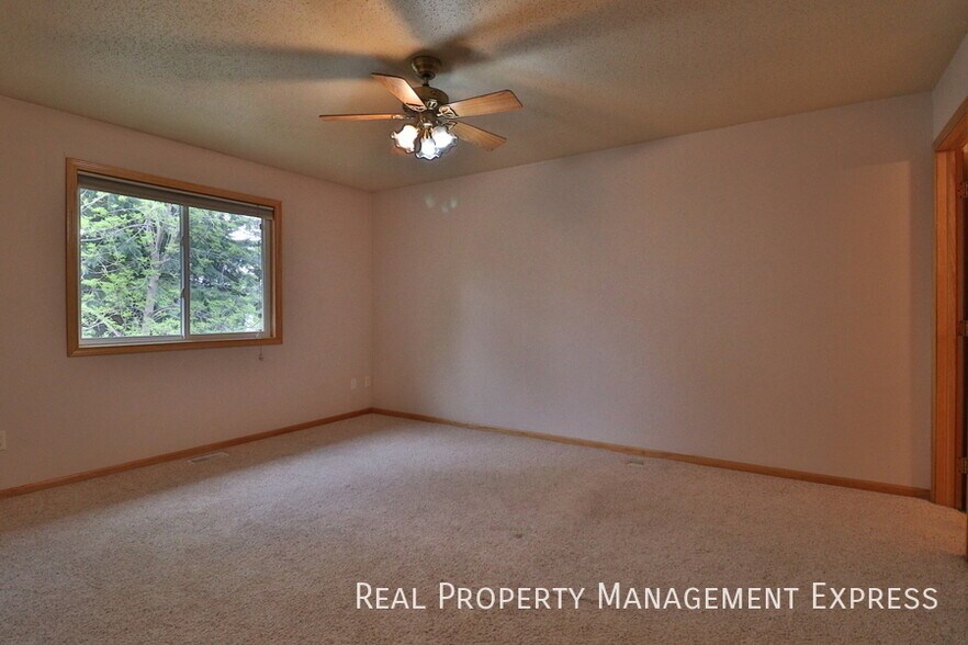 Building Photo - 1111 S Dundee Dr