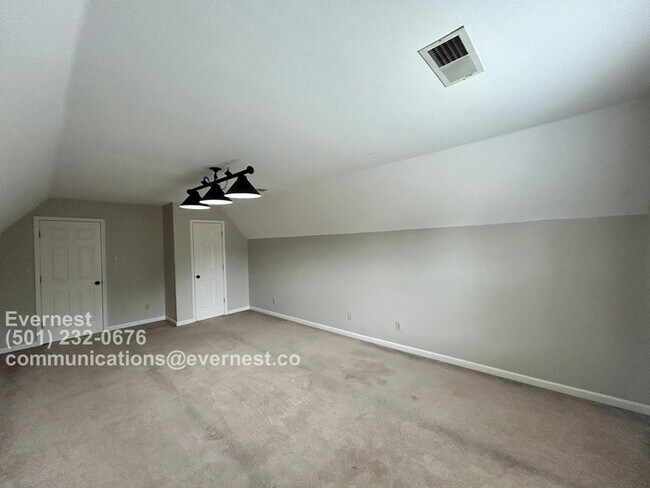 Building Photo - 9501 William Little Dr