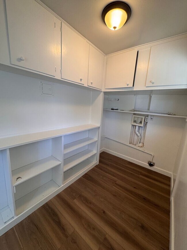 Building Photo - 21 Orange Dr