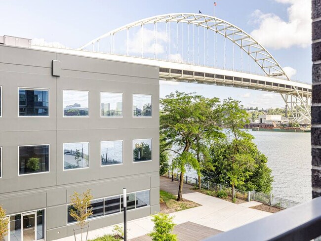 Building Photo - 1550 NW Naito Pkwy