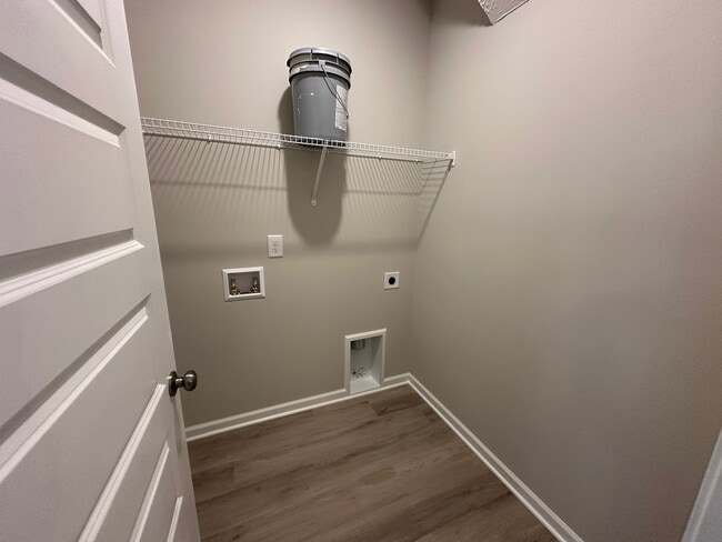 Building Photo - Brand New Townhome In Shelbyville - MOVE I...