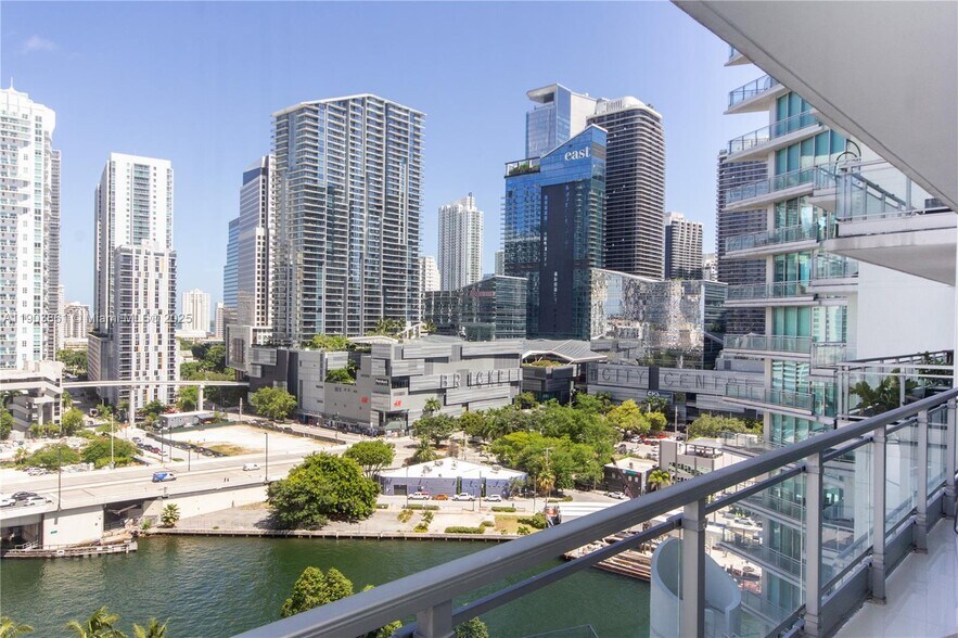 Building Photo - 92 SW 3rd St