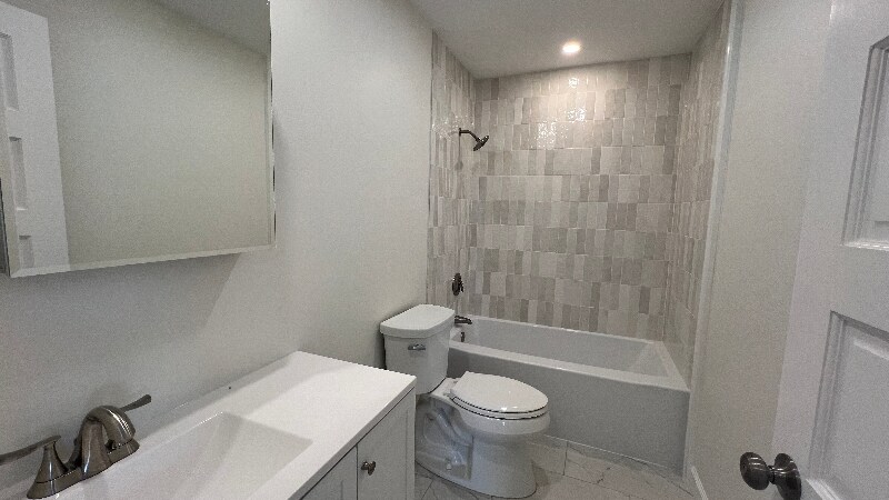 Building Photo - 31 Padelford St