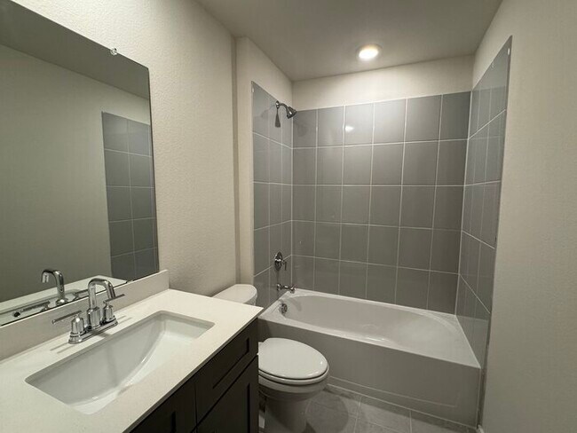 Building Photo - BRAND NEW 4-Bedroom Home in Lindale!