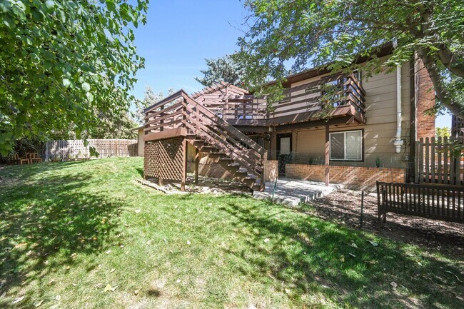 Building Photo - Amazing Arvada Upstairs Duplex Available Now!