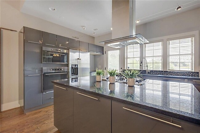 Building Photo - 2583 Mimms Ln