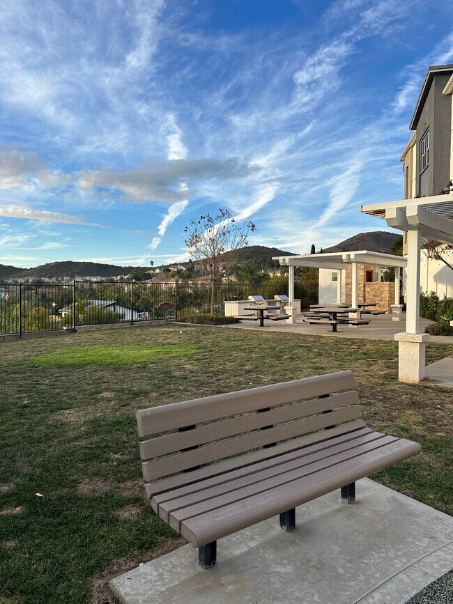 Building Photo - 365 Fitzpatrick Rd