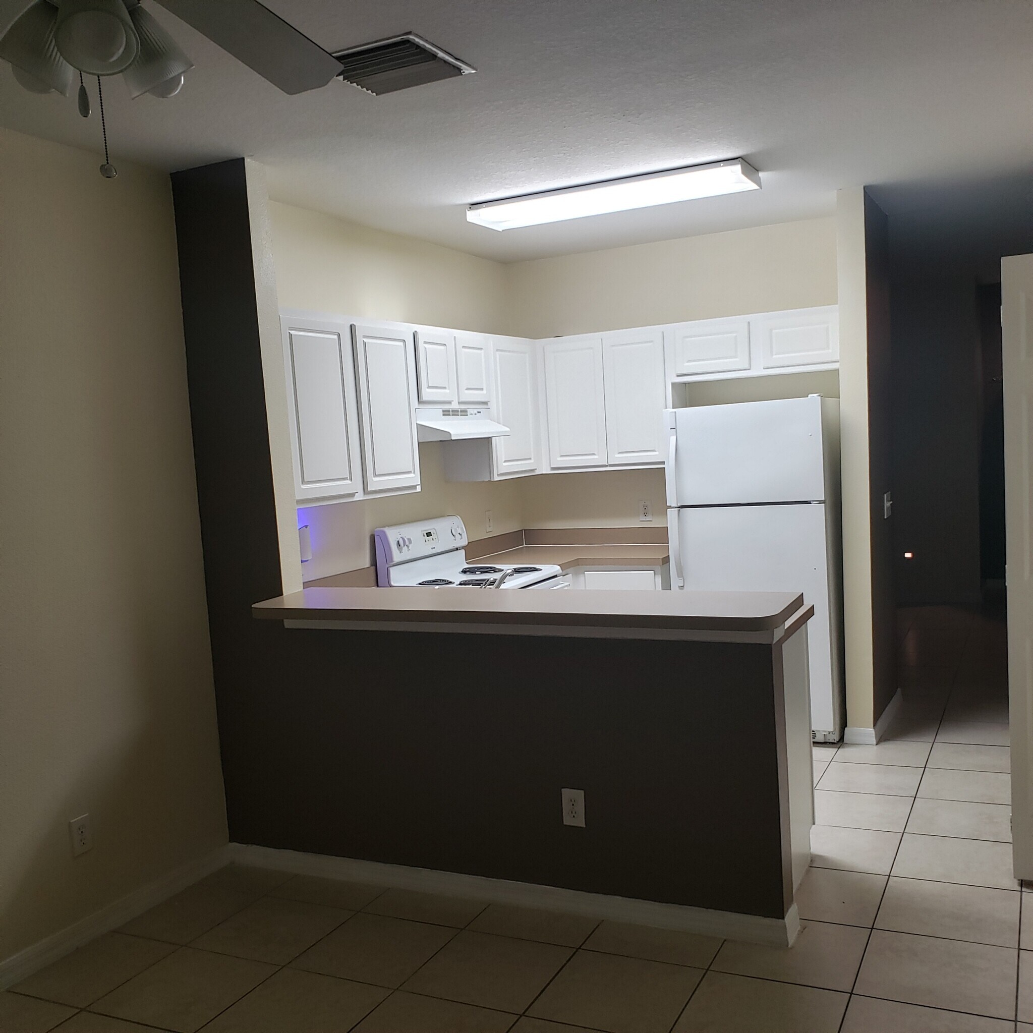 Building Photo - 1243 Charlesworth Dr