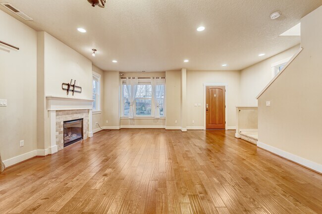 Building Photo - 590 SW 199th Ave