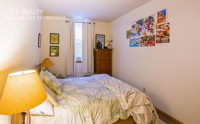 Building Photo - Three Bedroom Graduate Hospital Apartment