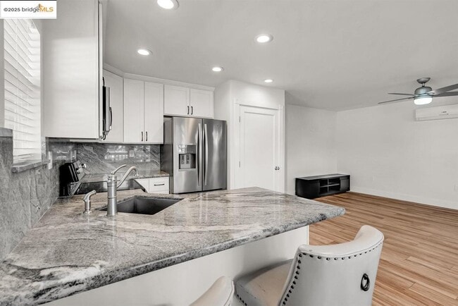 Building Photo - 507 Maple St