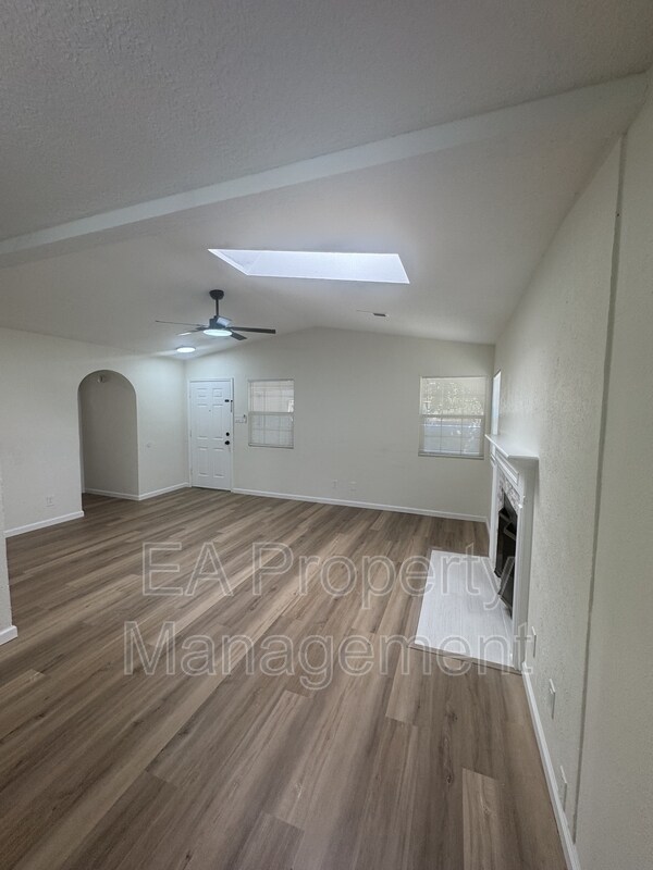 Building Photo - 4830 Aquamarine Dr NE