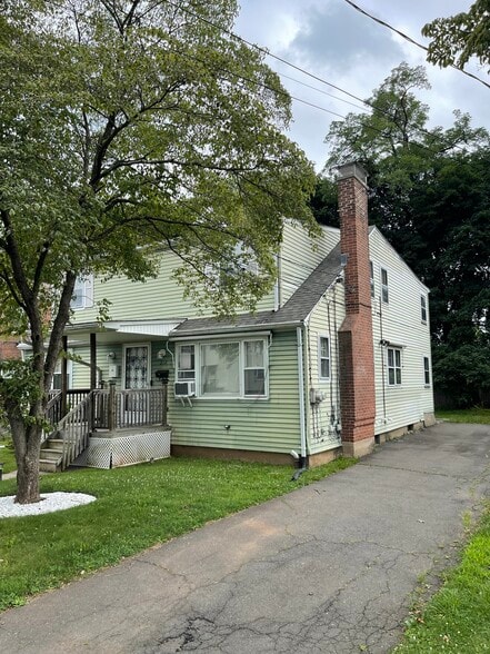 Primary Photo - 214 Columbia St