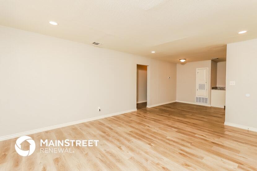 Building Photo - 450 Millwood Ln