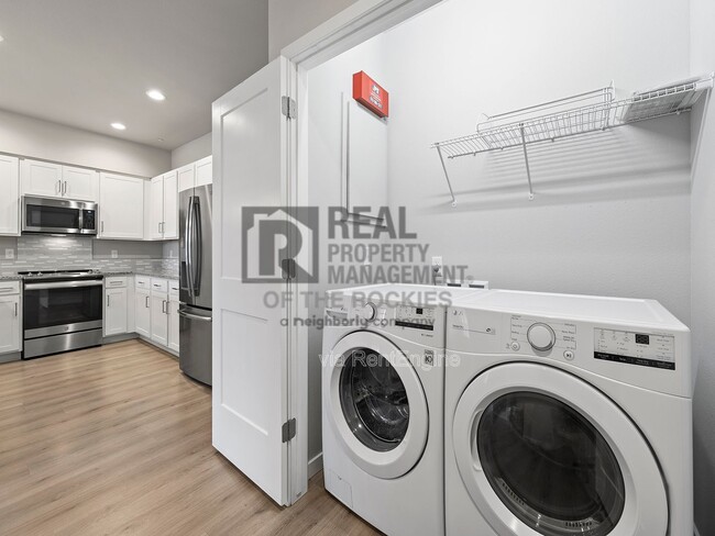 Building Photo - 744 Wagon Trail Rd