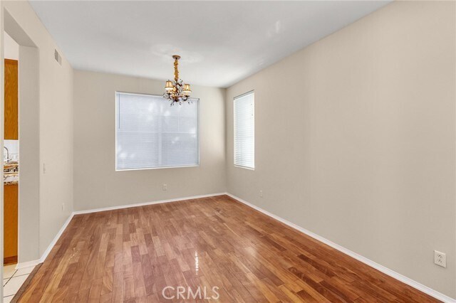 Building Photo - 104 Silver Fox