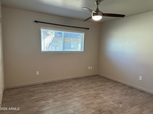 Building Photo - 116 W Loma Vista Dr