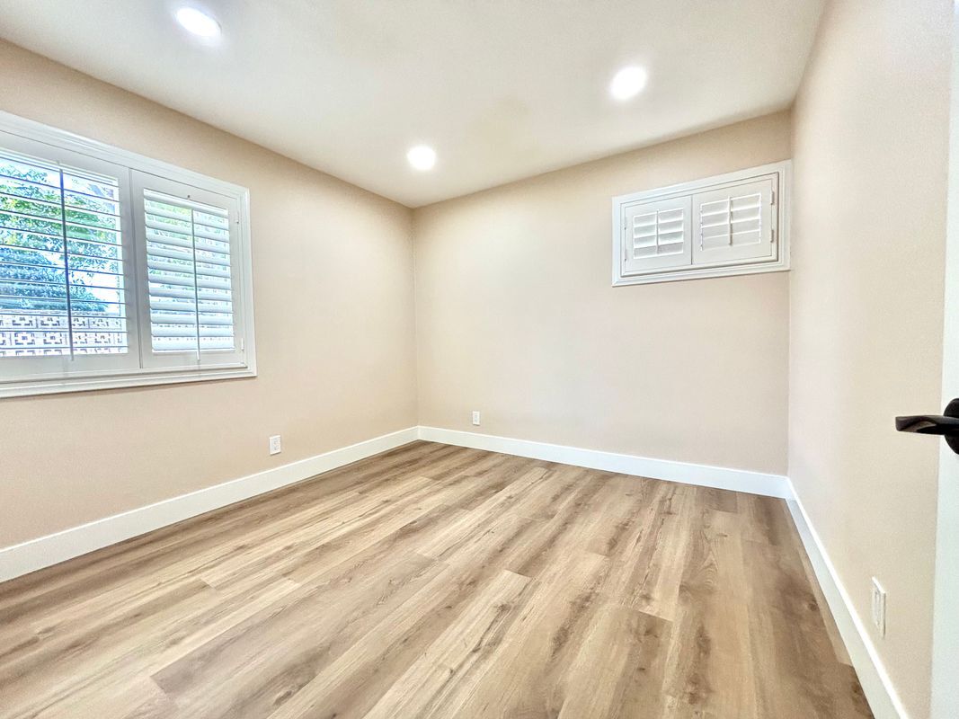 Building Photo - 2013 Victoria