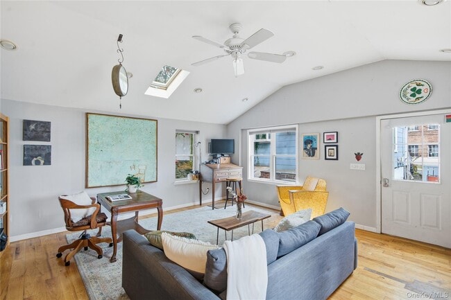 Building Photo - 33 Lydecker St