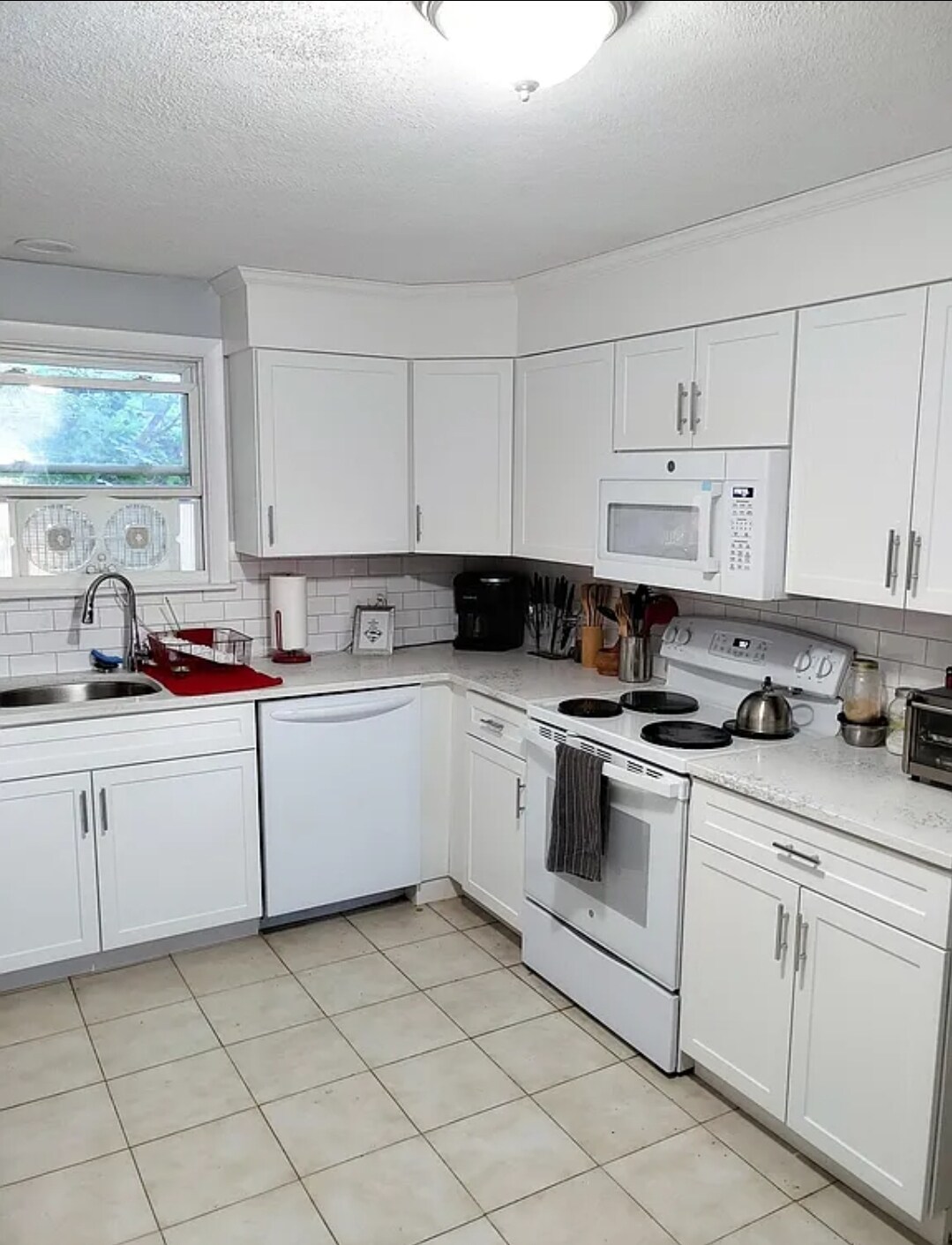 Kitchen - 126 Highland Ave