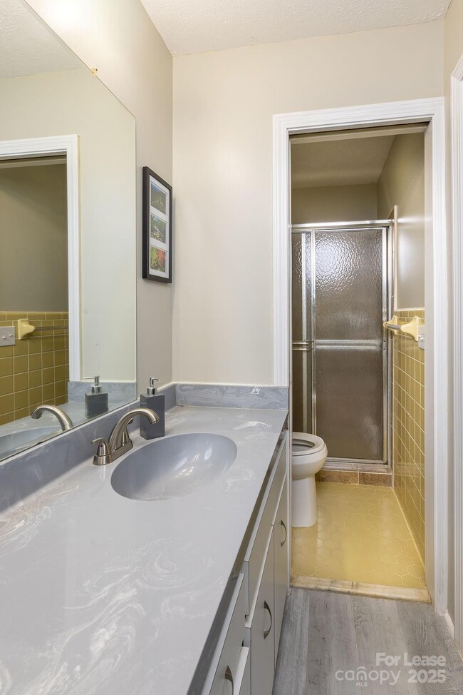 Building Photo - 102 Arbor Ln