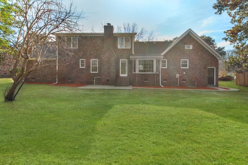 Building Photo - 305 Mayfield St