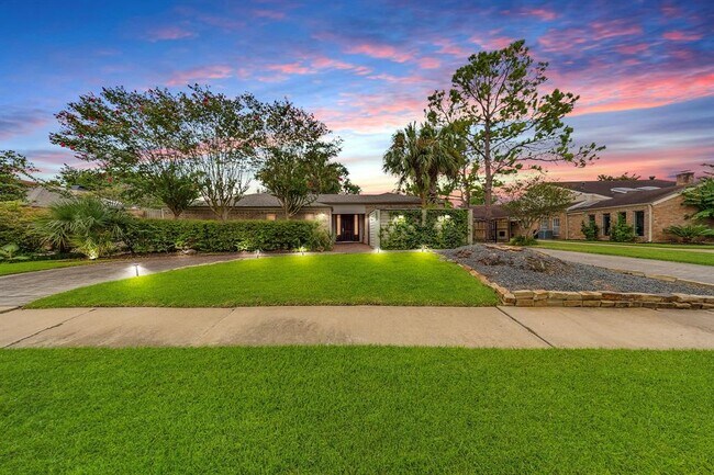 Primary Photo - 11503 Lakeside Pl Dr