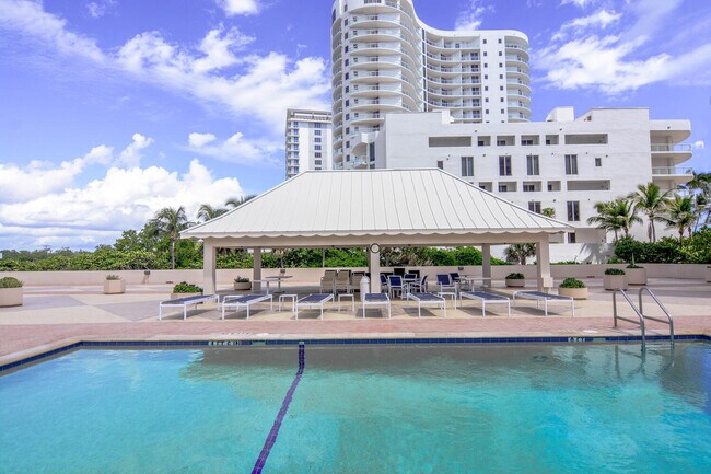 Building Photo - 4200 N Ocean Dr