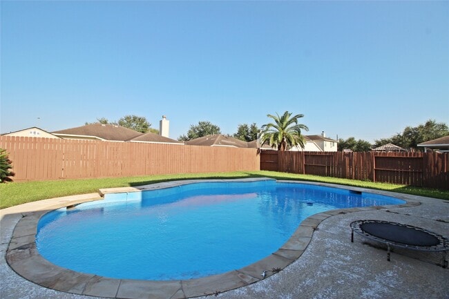 Building Photo - 8314 Silver Fir Ln