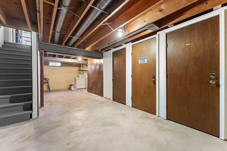 Building Photo - 1039 Ridge Rd