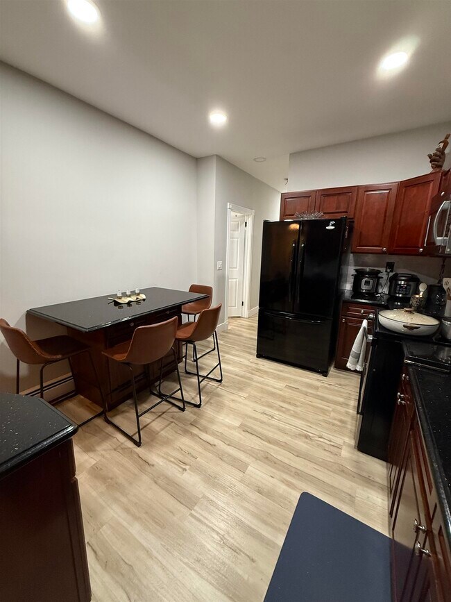 Building Photo - 1502 39th St