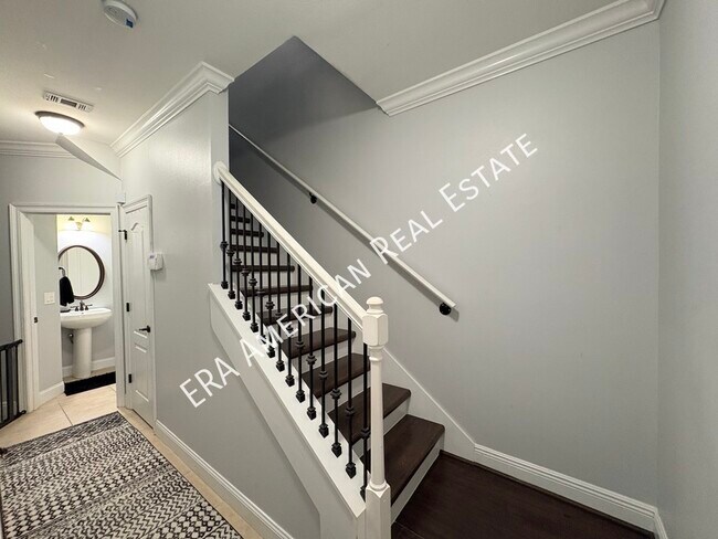 Building Photo - 485 Westgate Wy