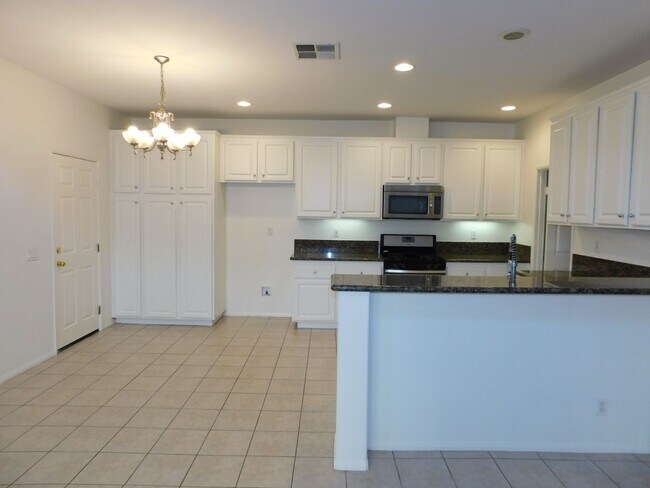 Building Photo - 22 Roseville