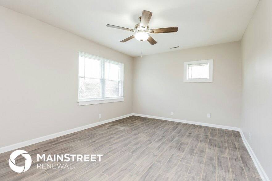 Building Photo - 226 Grandview Dr