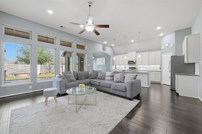 Building Photo - 806 Butterfly Garden Trail