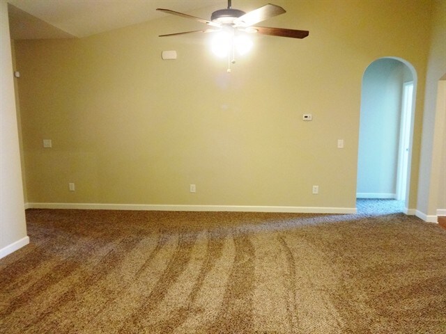 Building Photo - 515 Crossland Dr