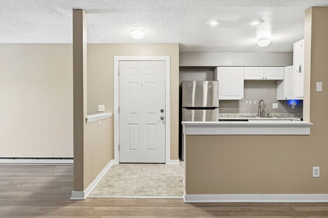 Building Photo - 2280 S Oswego Way