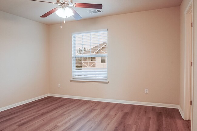 Building Photo - 4616 Inicio Ln