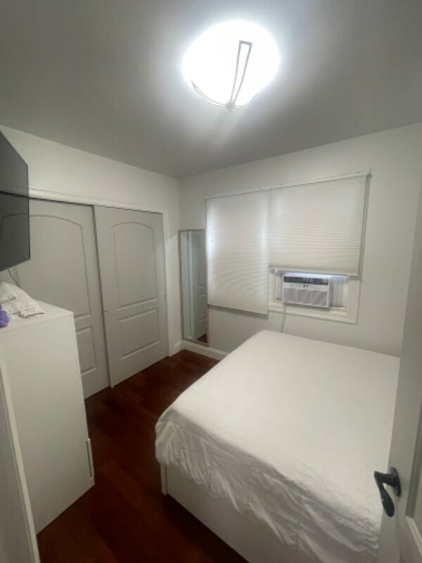 Building Photo - 4109 Bronxwood Ave