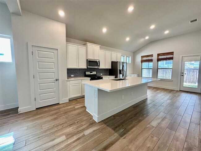 Building Photo - 8600 Cumbrae Ln