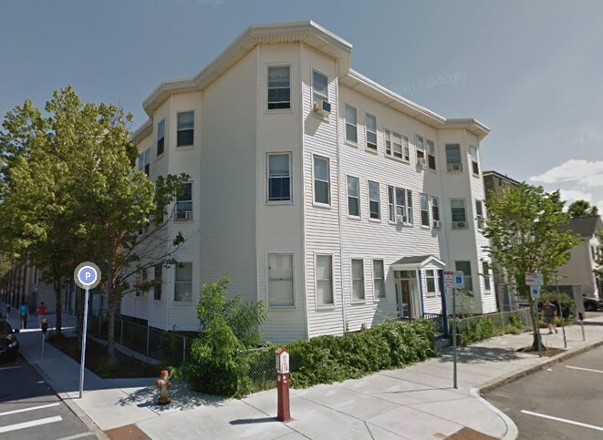 Building Photo - 10 Pleasant St