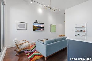 Building Photo - 831 S Flores St