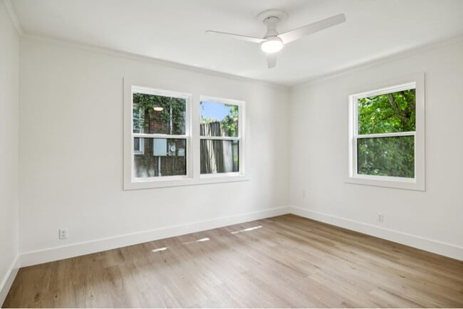 Building Photo - 1332 Columbia Ave