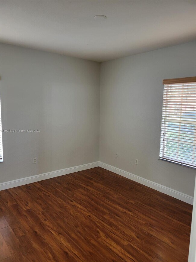 Building Photo - 2564 Centergate Dr