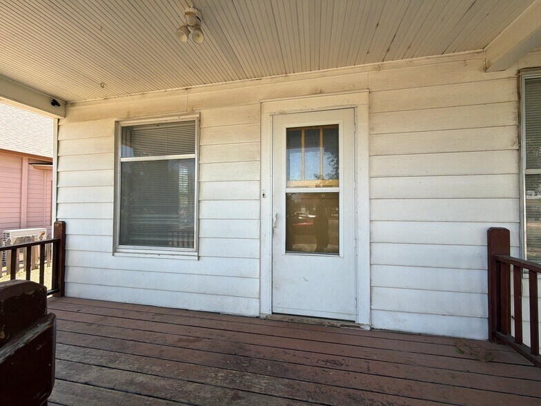 Building Photo - 428 10th St